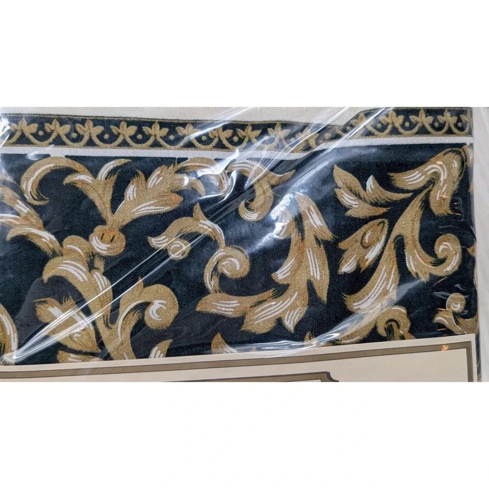 Statements Tablecloth 60x84 White Gold Black Sheraton Collection Baroque Floral